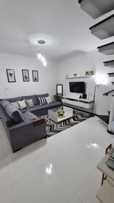 Casal E Solteiro Em Casa Familiar São Paulo